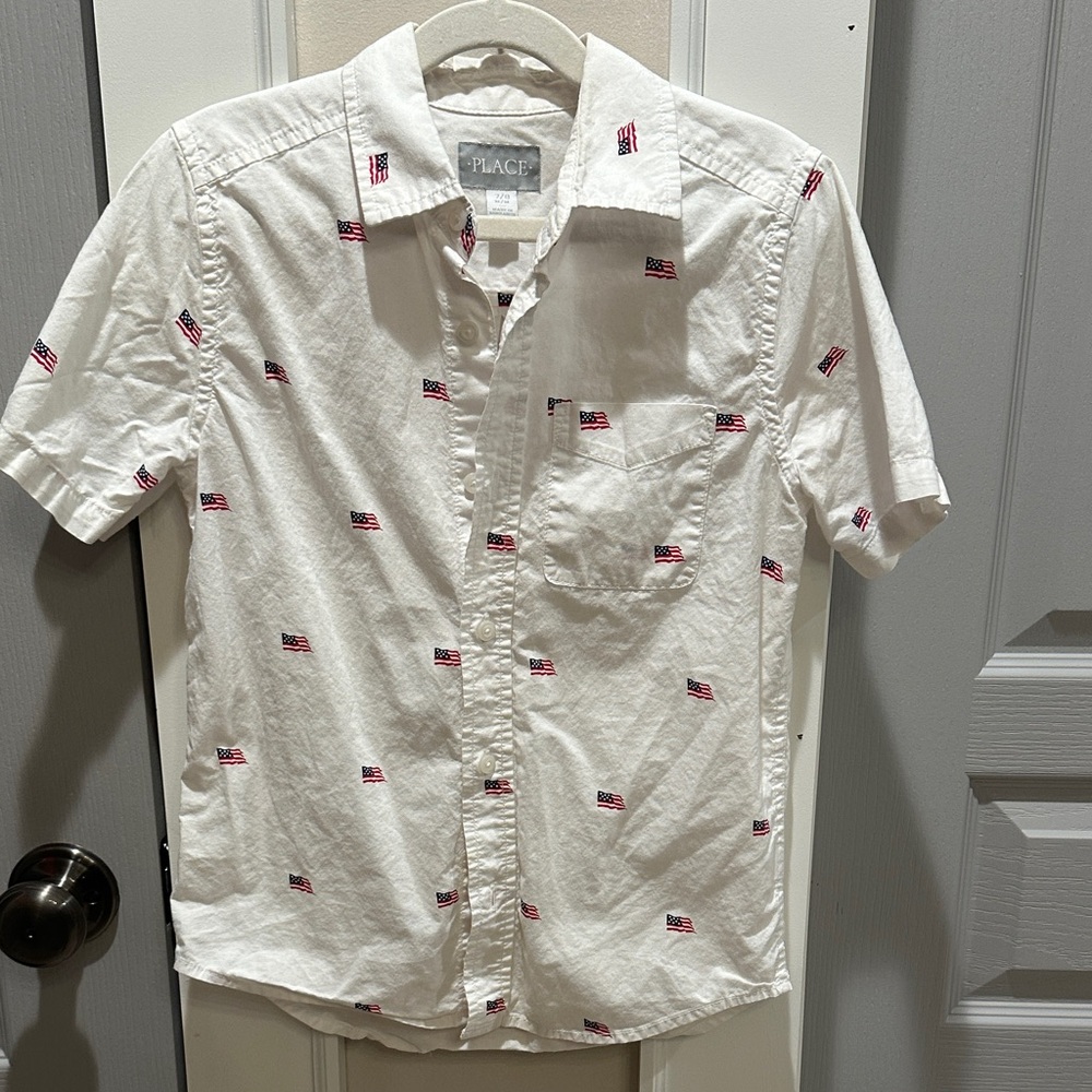 🇺🇸 White Button Down Short Sleeve Shirt with Flag Pattern USA